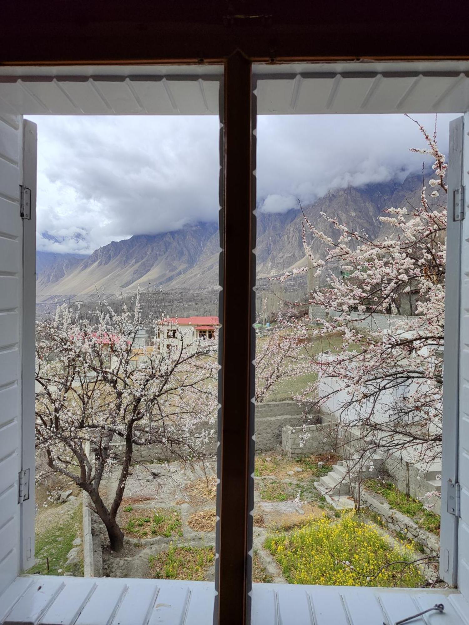 Hotel Hunza Lounge Karimabad  Exterior foto